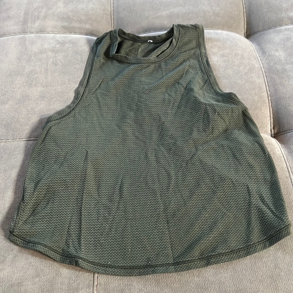 Lululemon metal vent swiftly run cropped tank size 2